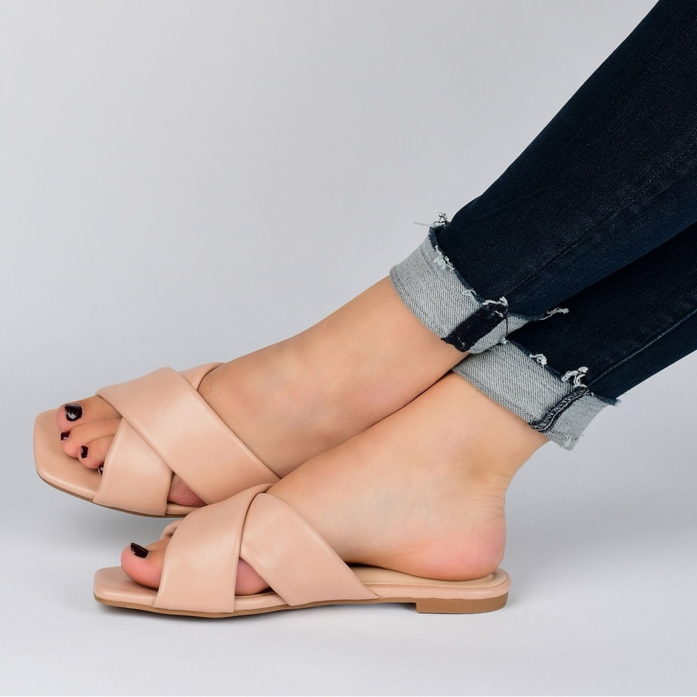 Journee Collection Carlotta Women's Slide Sandals 10